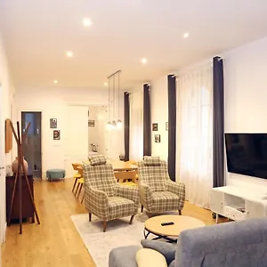 Piso Exclusivo Frente Al Casco Viejo Bilbao